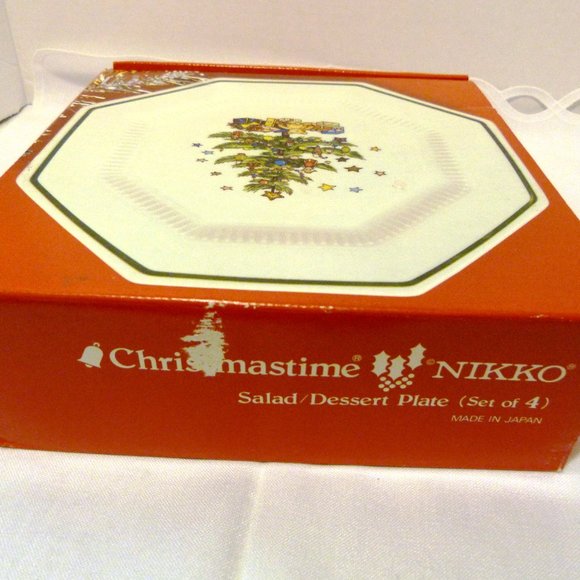 NIKKO Set of 4 Octagonal Christmastime Salad / Dessert Plates Never Used In Box - Picture 6 of 15